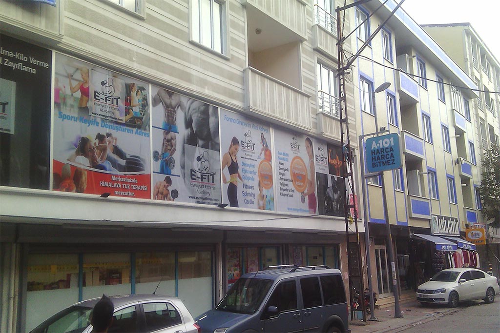 Delikli Folyo / One Way Vision görseli